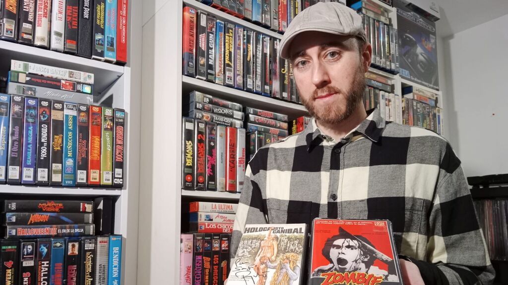 Sergio, coleccionista de VHS: "He comprado cintas por un euro y ahora valen miles"