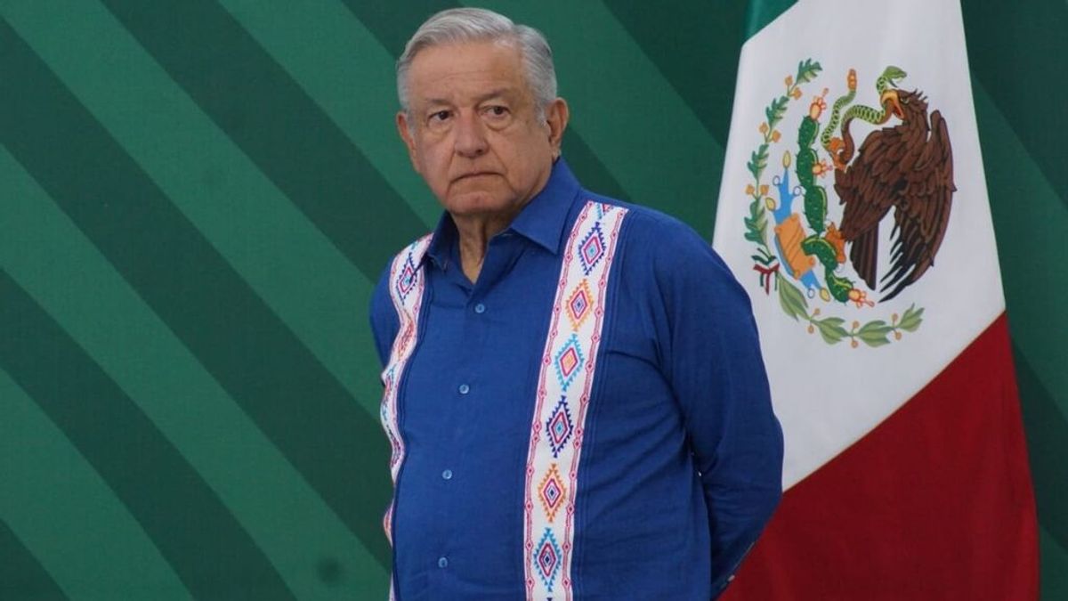 López Obrador recomienda "miel con limón y caricias" para tratar el covid
