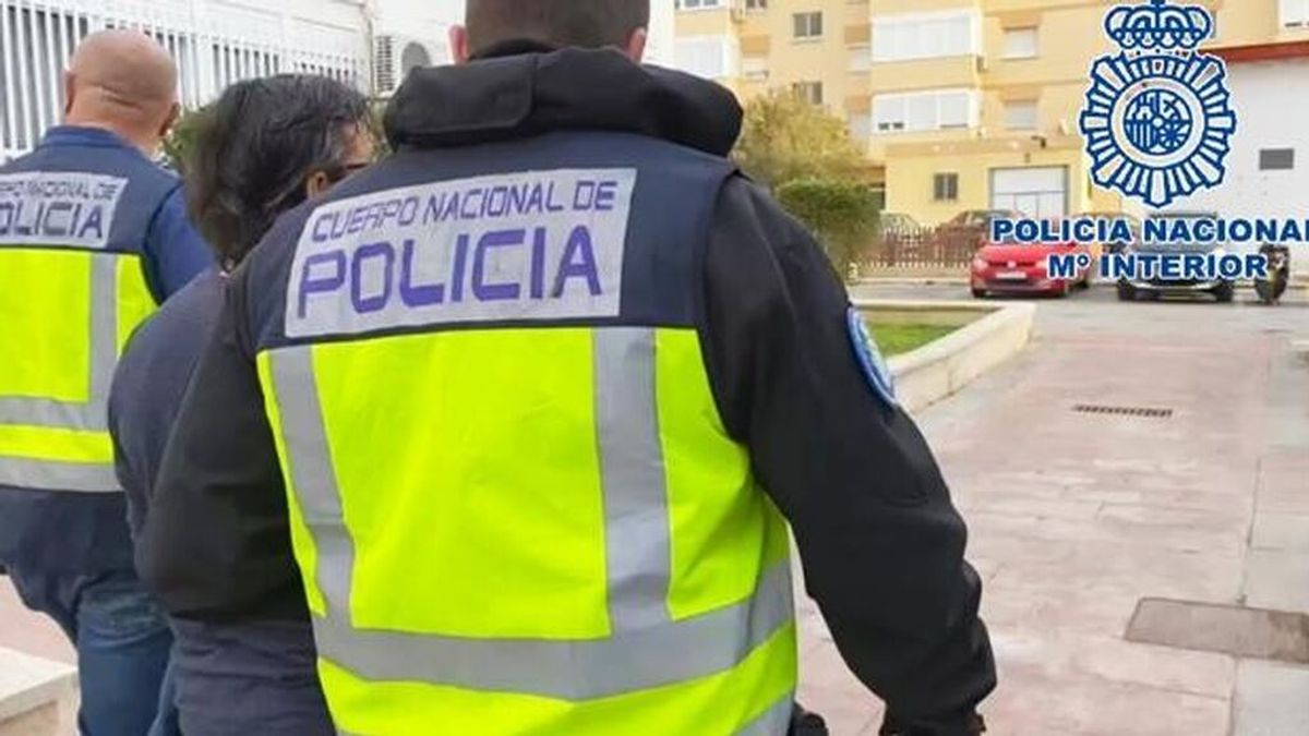 Detenido el técnico de la Universidad de Cádiz por pornografía infantil: grababa a compañeros y alumnos en el baño