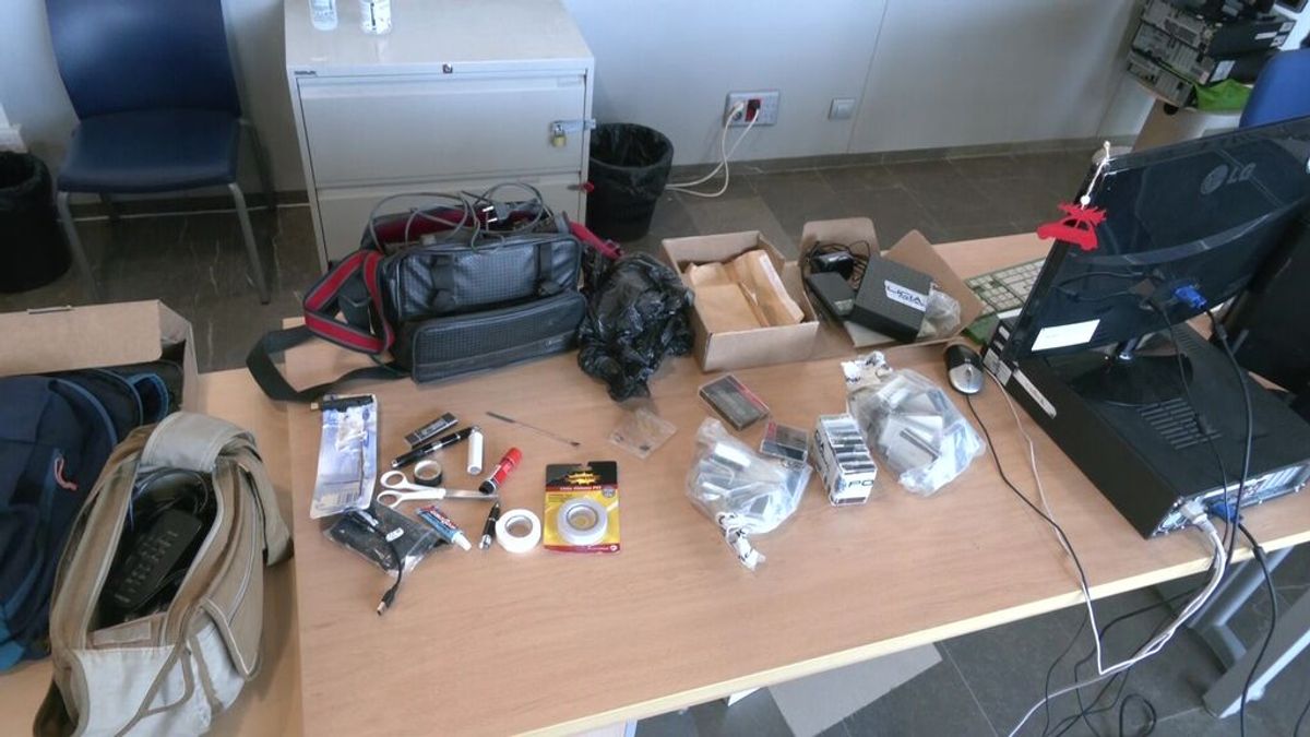 Detenido un técnico de la Universidad de Cádiz detenido por grabar compañeros y alumnos en el baño Detenido un técnico de la Universidad de Cádiz detenido por grabar compañeros y alumnos en el baño