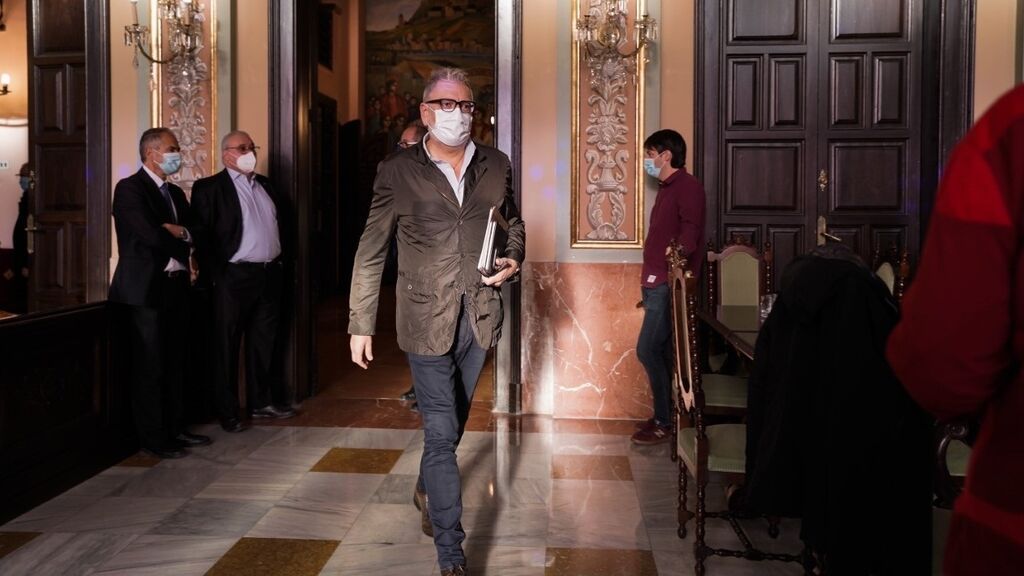 EuropaPress_4166836_felix_larrosa_sala_plenos_ayuntamiento_lleida