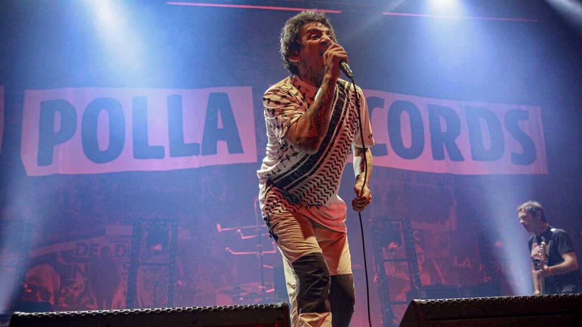 El cantante de 'La Polla Records', Evaristo Páramos, durante un concierto en Madrid El cantante de 'La Polla Records', Evaristo Páramos, durante un concierto en Madrid