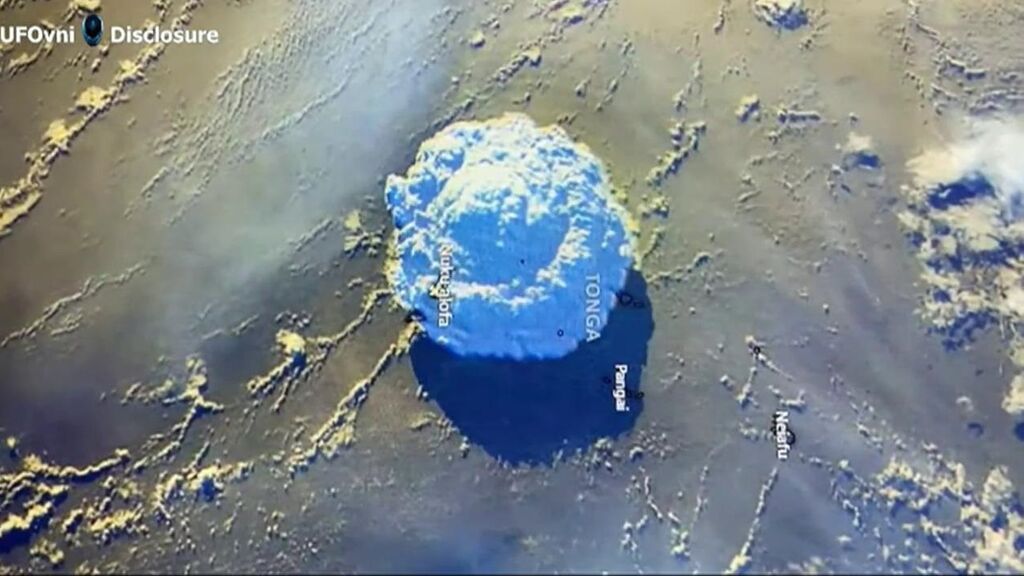 La espectacular erupción del volcán Hunga-Tonga, vista desde el espacio