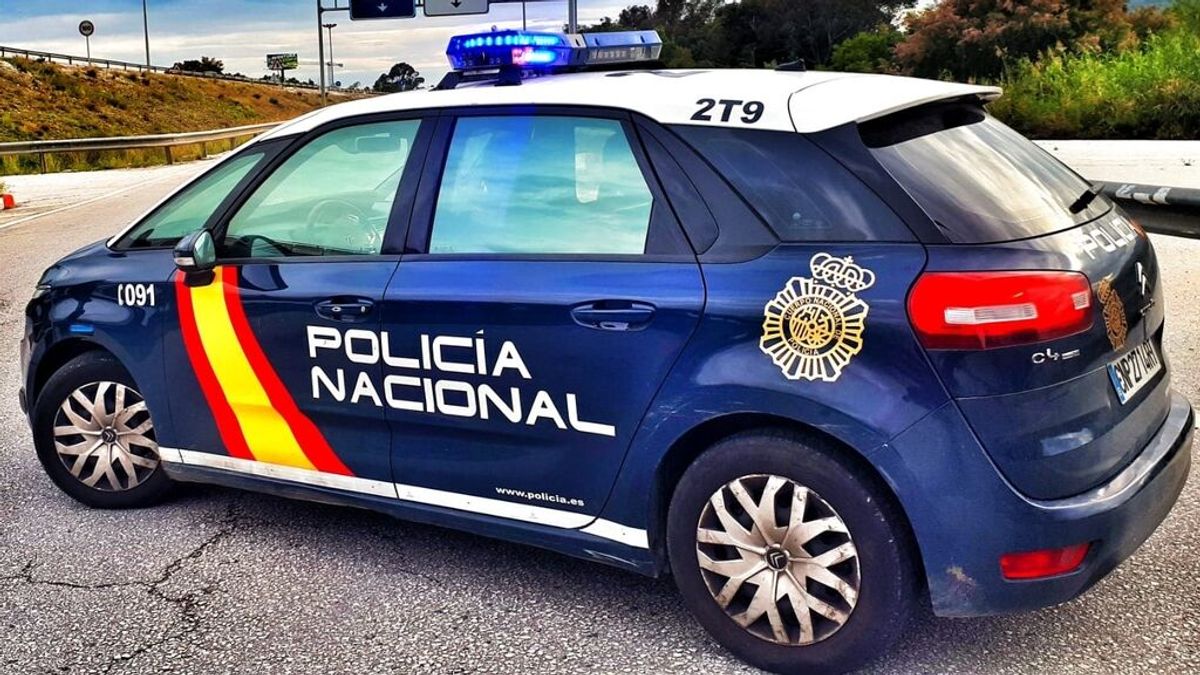Detenido un hombre de 74 años por masturbarse frente a un parque infantil con menores en Málaga Detenido un hombre de 74 años por masturbarse frente a un parque infantil con menores en Málaga