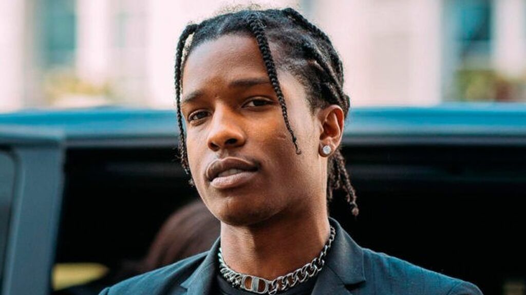 Músico, productor y con un pasado criminal. Así es ASAP Rocky, el nuevo novio de Rihanna que ha prometido llevarla al altar y ser un padrazo para sus hijos