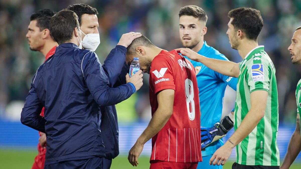 El Betis condena el lanzamiento y asegura que quiso "reanudar el partido en todo momento" El Betis condena el lanzamiento y asegura que quiso "reanudar el partido en todo momento"