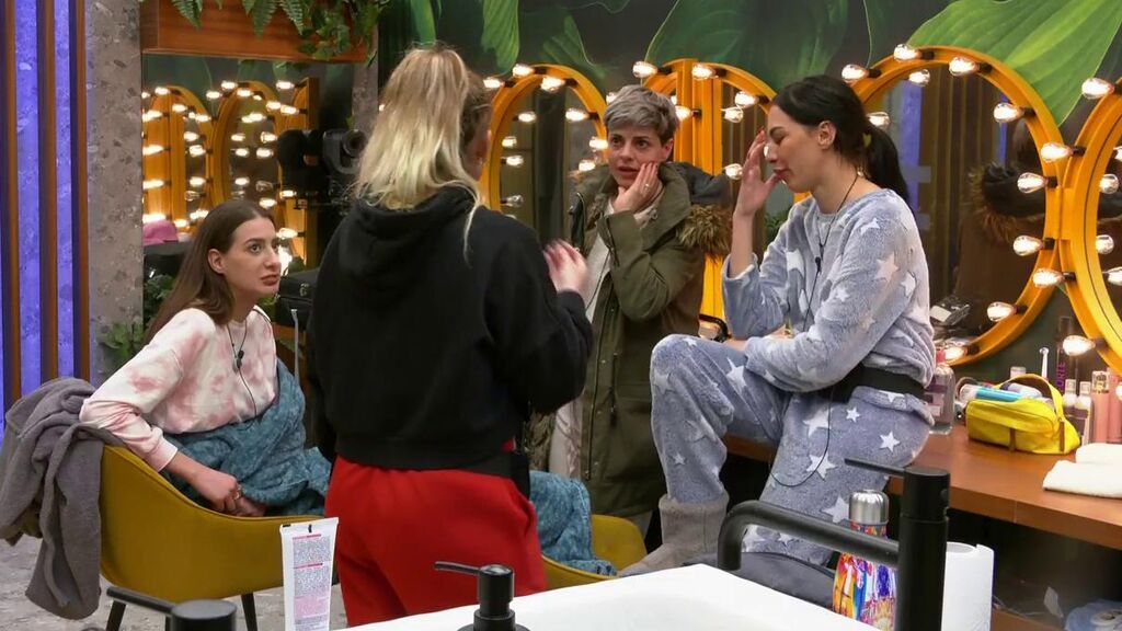 Las chicas calman a Laila