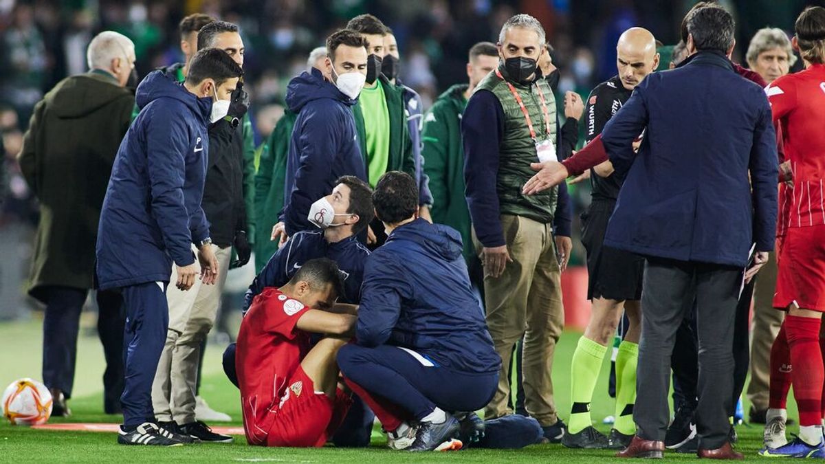 La Policía trabaja en identificar a los autores de la agresión a Joan Jordán en el Betis-Sevilla La Policía trabaja en identificar a los autores de la agresión a Joan Jordán en el Betis-Sevilla