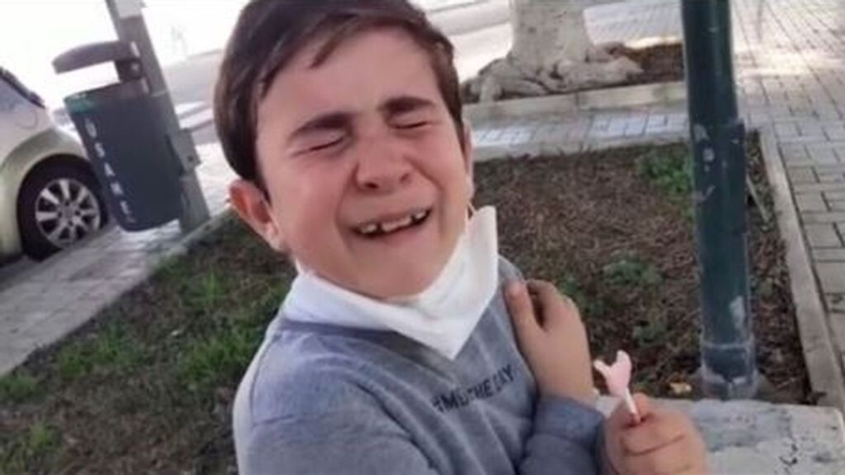 Mateo, el niño que rompe a llorar al enterarse que tiene que ponerse otra dosis de la vacuna contra el covid