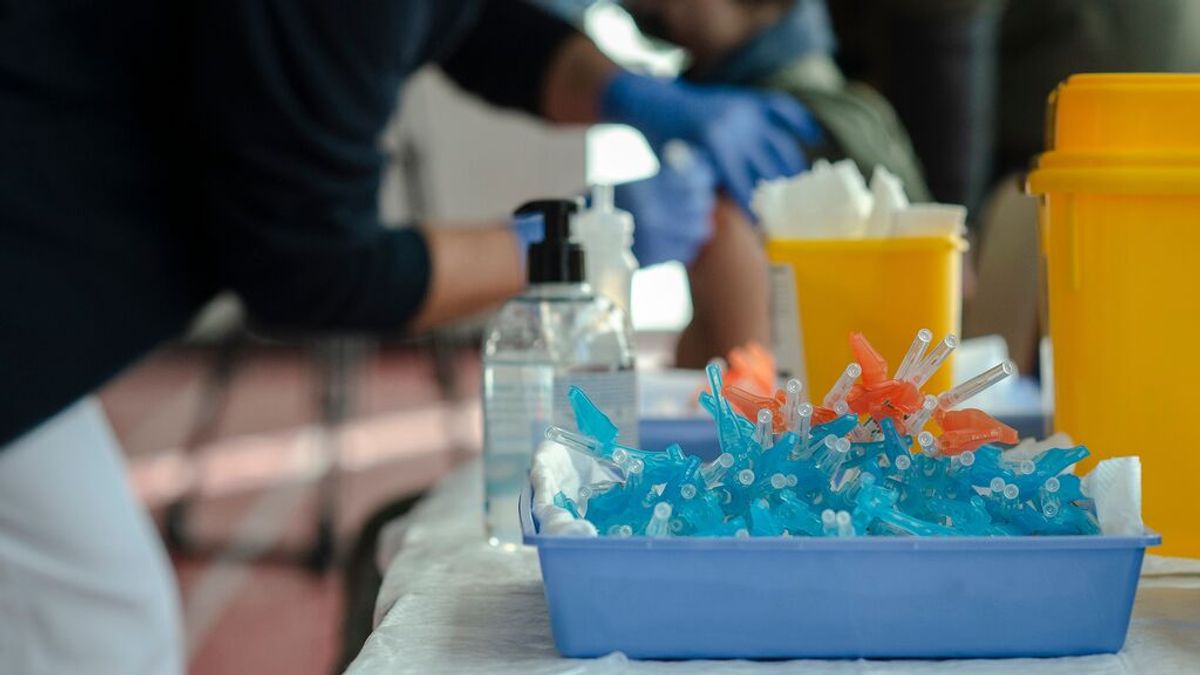 Andalucía abre la autocita para la vacunación con terceras dosis covid de los mayores de 40 años Andalucía abre la autocita para la vacunación con terceras dosis covid de los mayores de 40 años