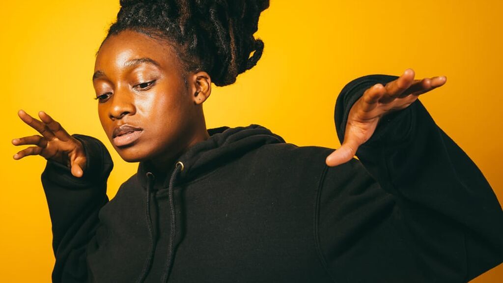 La cantante Little Simz también está entre los artistas nominados.