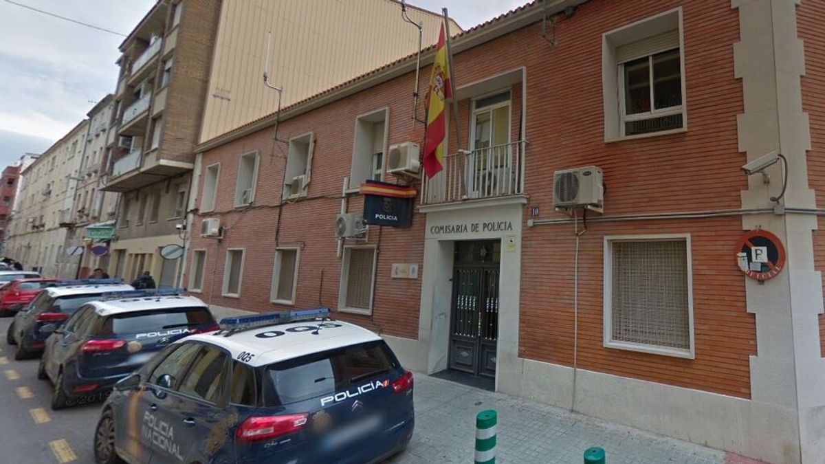 Detenido un menor en Alcoy por crear y usar perfiles falsos para extorsiones sexuales Detenido un menor en Alcoy por crear y usar perfiles falsos para extorsiones sexuales