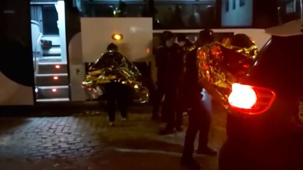 Desembarcan en Cádiz 15 migrantes en una patera
