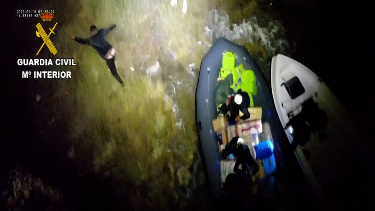 La Guardia Civil frustra un alijo en Huelva y se hace con 1.400 kilos de hachís La Guardia Civil frustra un alijo en Huelva y se hace con 1.400 kilos de hachís