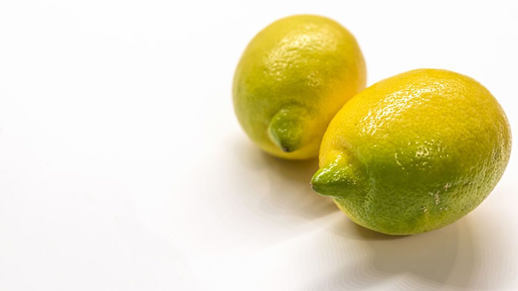 El limón o el vinagre serán dos ácidos naturales.