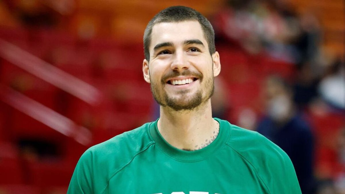 Juancho Hernangómez acaba en los Spurs para que los Celtics no paguen el impuesto del lujo de la NBA Juancho Hernangómez acaba en los Spurs para que los Celtics no paguen el impuesto del lujo de la NBA