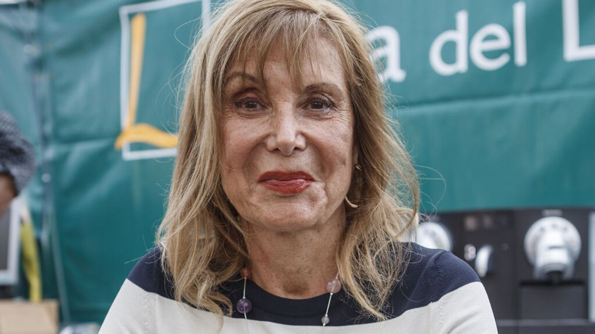 Pilar Eyre, sobre las fotos de Urdangarin: "Zarzuela las vio antes, Cristina está destrozada" Pilar Eyre, sobre las fotos de Urdangarin: "Zarzuela las vio antes, Cristina está destrozada"