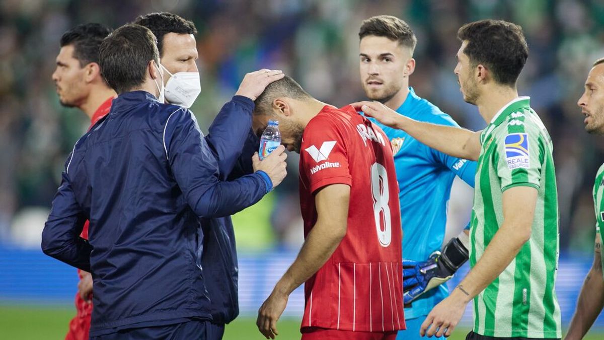 Sancionan al Betis con el cierre de su estadio durante dos partidos por el incidente de Joan Jordan Sancionan al Betis con el cierre de su estadio durante dos partidos por el incidente de Joan Jordan