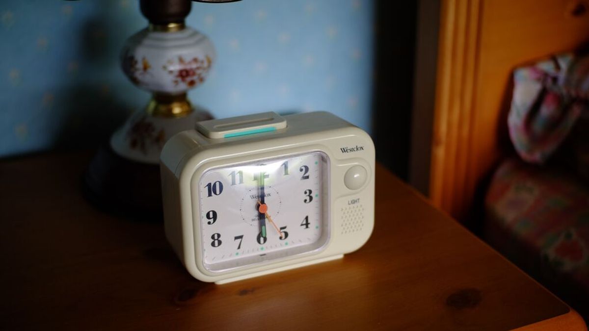 ¿Por qué es recomendable volver al despertador tradicional en vez de usar la alarma del móvil?