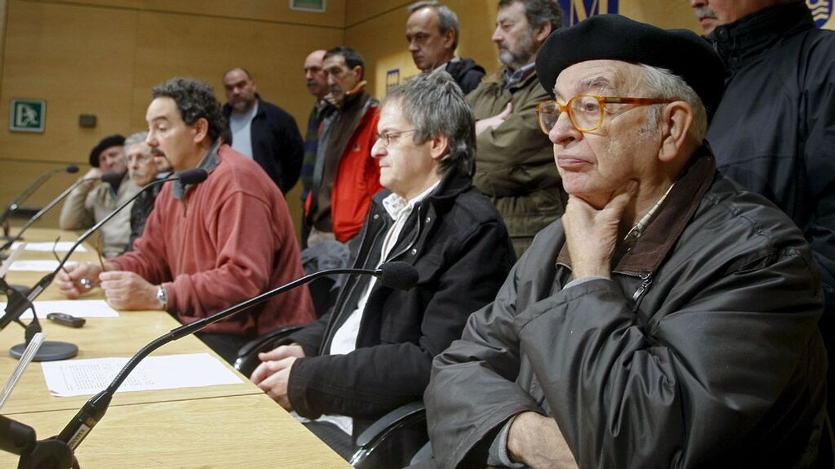 Eh Bildu propone otorgar la Medalla de Oro de Gipuzkoa a 'Txillardegi', escritor y fundador de ETA Eh Bildu propone otorgar la Medalla de Oro de Gipuzkoa a 'Txillardegi', escritor y fundador de ETA