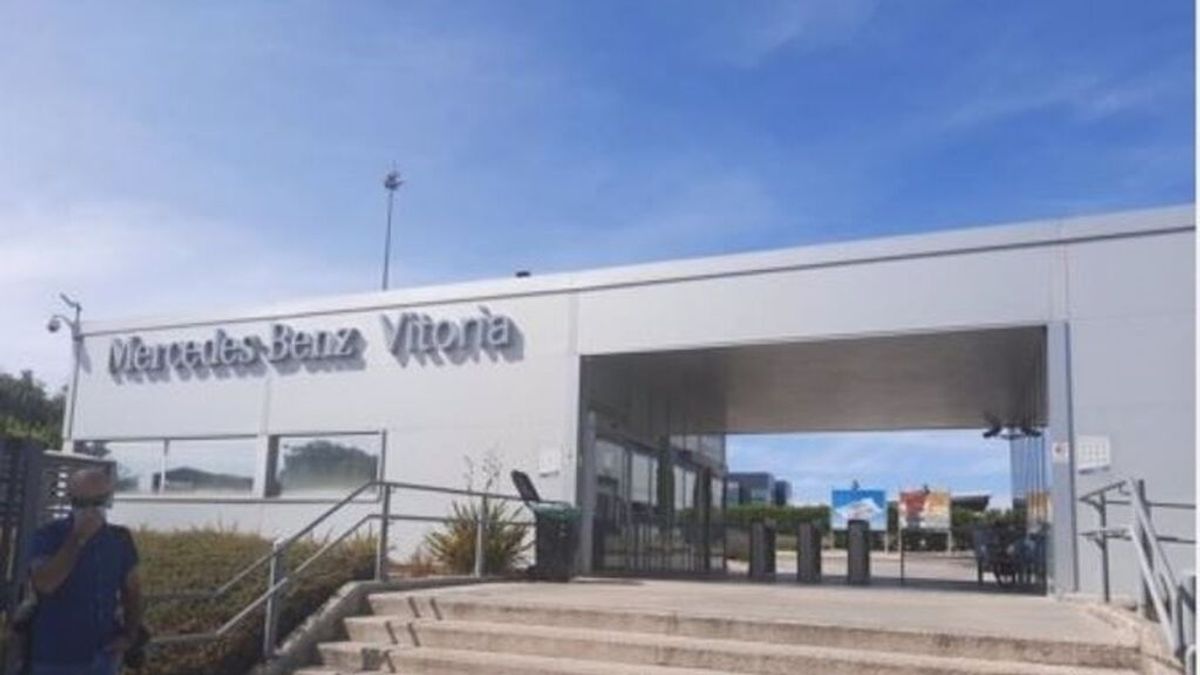 Mercedes de Vitoria plantea un ERTE de 30 días en seis meses por la crisis de suministros Mercedes de Vitoria plantea un ERTE de 30 días en seis meses por la crisis de suministros