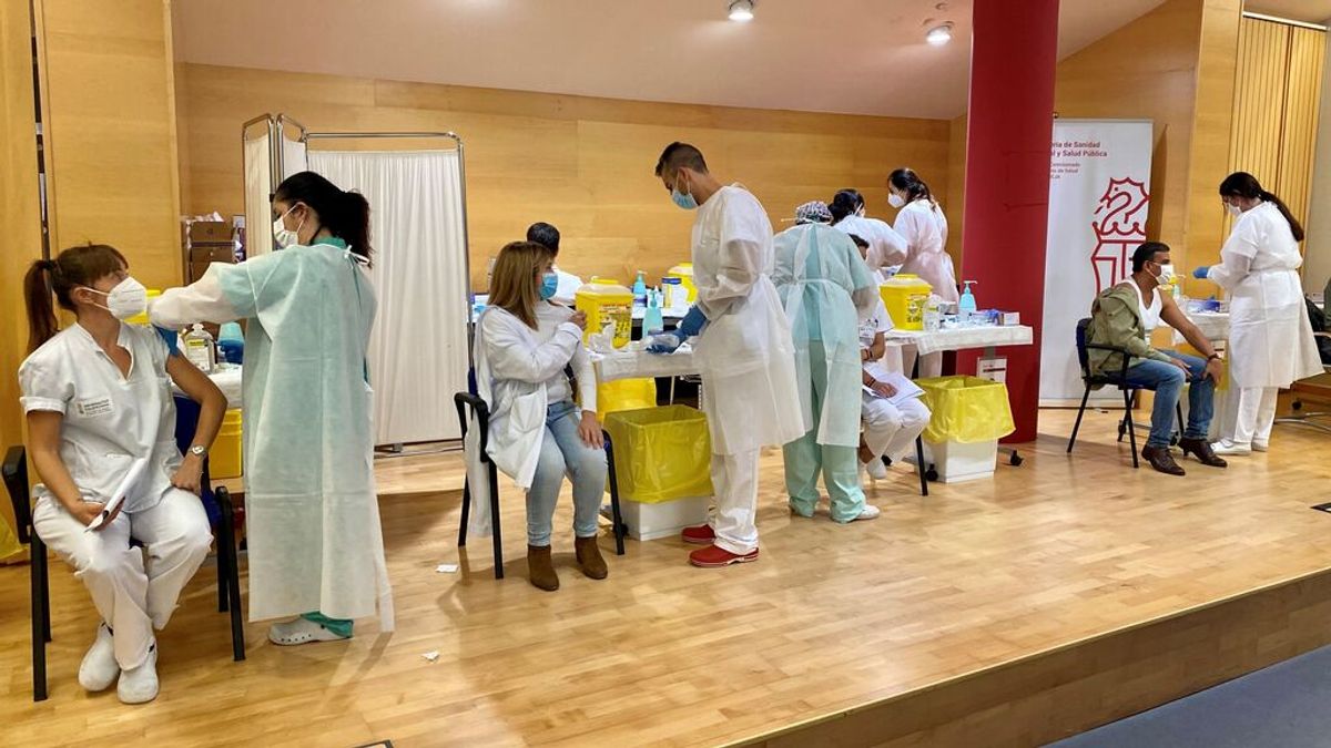La Comunidad Valenciana notifica 22.000 nuevos positivos y 17 muertes por Covid La Comunidad Valenciana notifica 22.000 nuevos positivos y 17 muertes por Covid