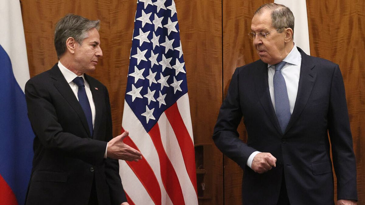 Blinken y Lavrov antes de la reunión en Ginebra Blinken y Lavrov antes de la reunión en Ginebra