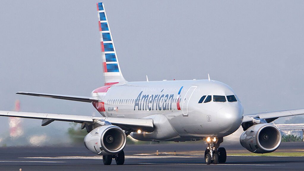 Un avión regresa al aeropuerto de Miami después de que una pasajera se negara a ponerse la mascarilla