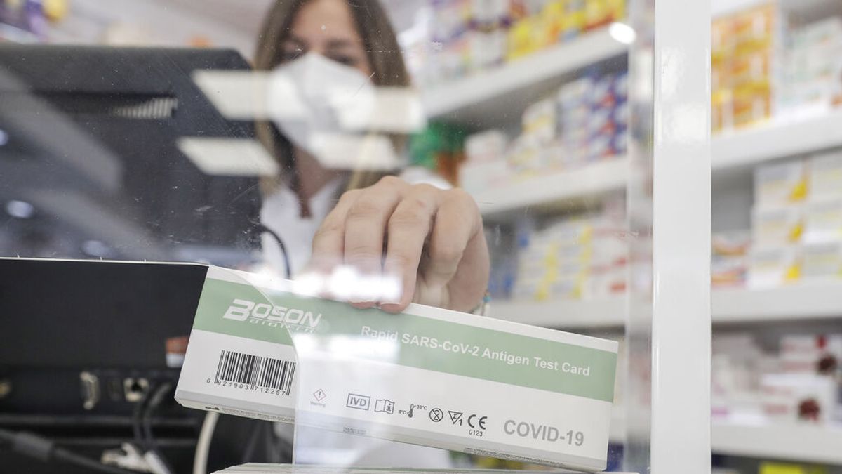 El 59% de los test de antígenos que se realizan en farmacias valencianas dan positivo El 59% de los test de antígenos que se realizan en farmacias valencianas dan positivo