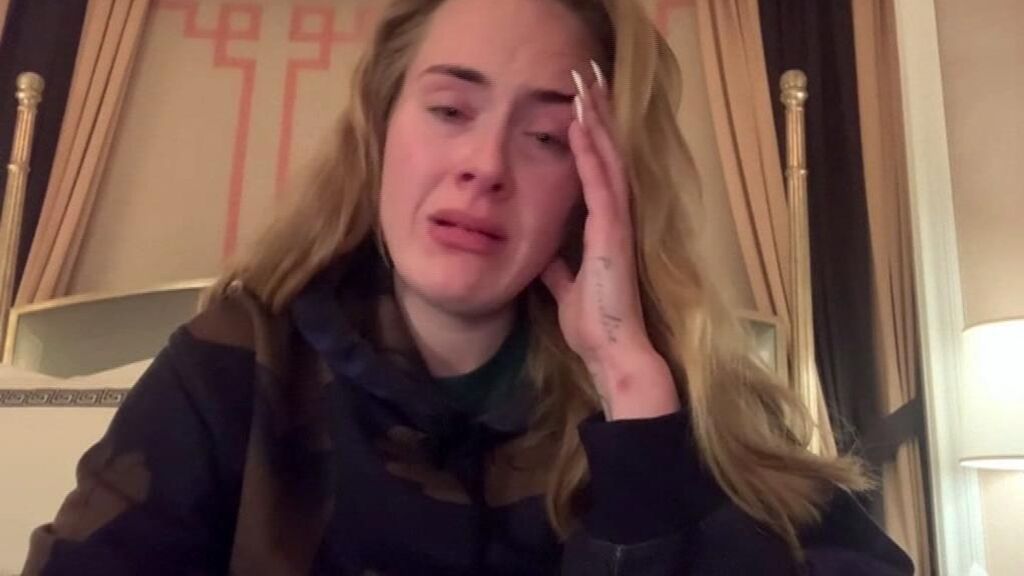 Adele anuncia entre lágrimas que suspende su gira en Las Vegas por el covid