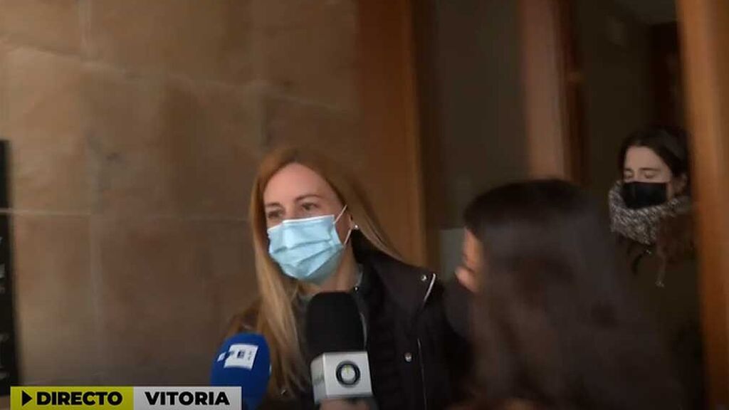 Ainhoa Armentia, tranquila y sonriente ante los medios: “No tengo nada que decir”