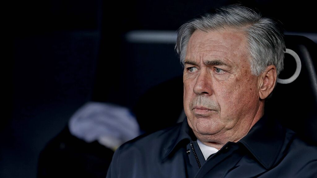 Ancelotti da un toque a sus jugadores tras el empate ante el Elche: "No podemos estar contentos"