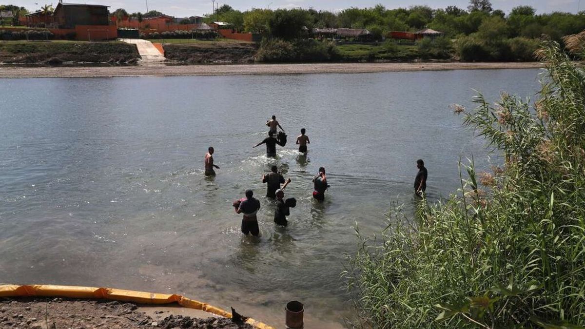 Recuperan el cuerpo de una niña migrante venezolana de siete años que se ahogó cruzando el río Bravo