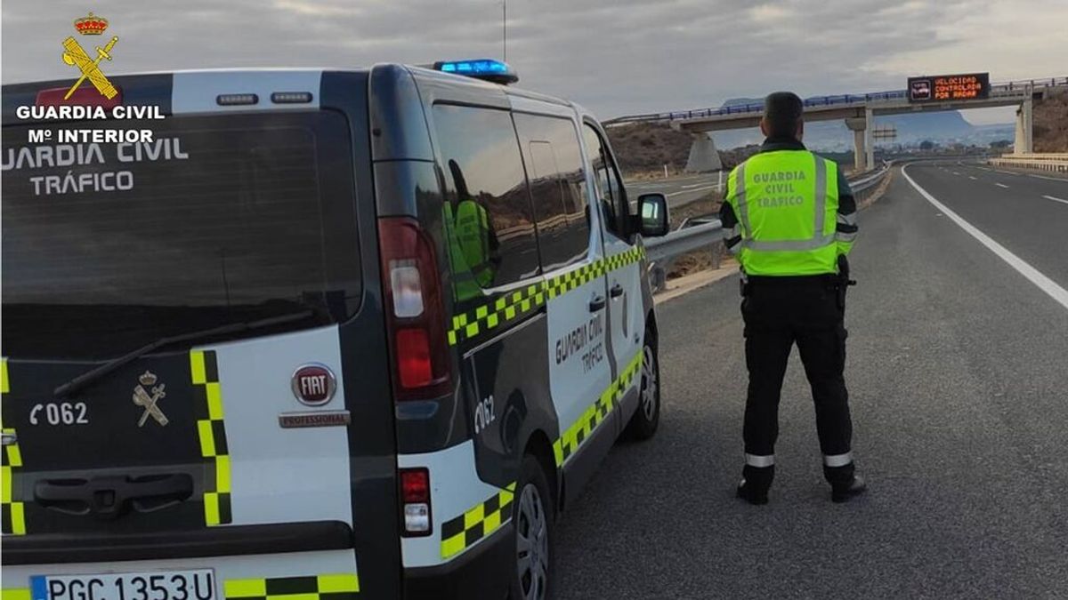 Investigado un conductor por circular ebrio a 213 kilómetros por hora en la AP-7 en Alicante Investigado un conductor por circular ebrio a 213 kilómetros por hora en la AP-7 en Alicante