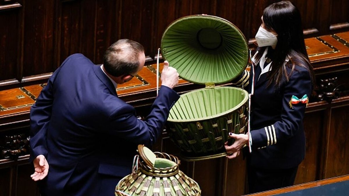 Diario de votación para el Quirinal:  el día uno, reuniones y votos en blanco