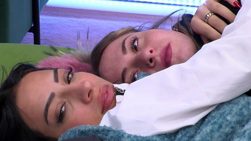 Cora y Laila