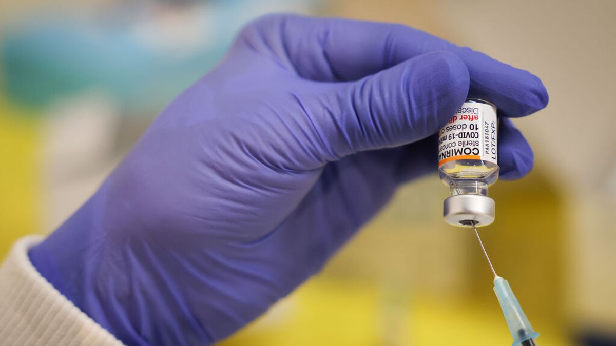Pfizer comienza las pruebas clínicas para sacar adelante una vacuna específica contra ómicron
