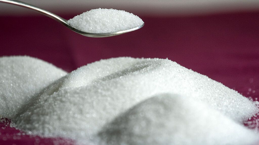 La OCU analiza las natillas: llevan de media tres sobres de azúcar por envase