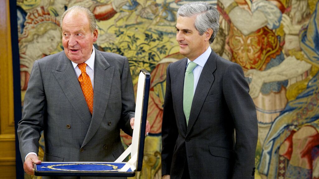 El rey Juan Carlos I con Adolfo Suárez Illana, en 2014