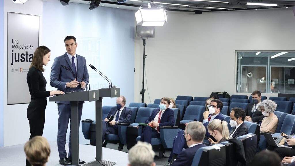 Sánchez pide a Casado que no cuestione el reparto de fondos europeos