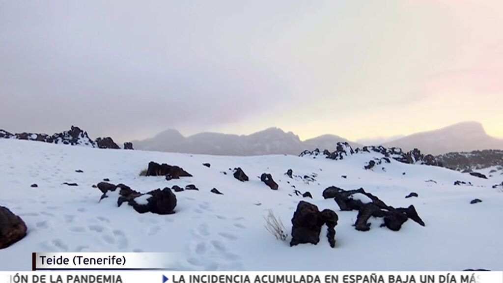 El Teide se viste de blanco: imágenes de las Canarias nevadas por la DANA