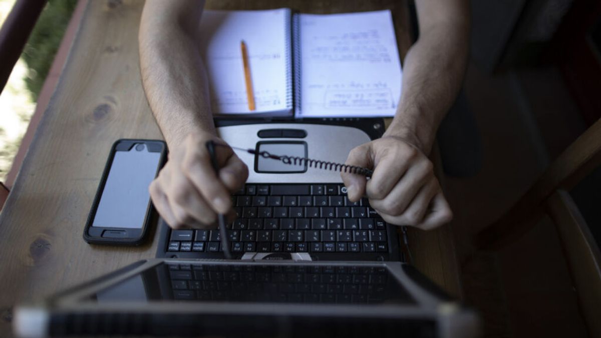 Teletrabajo: ¿Cómo reducir el consumo energético estando en casa todo el día? Teletrabajo: ¿Cómo reducir el consumo energético estando en casa todo el día?