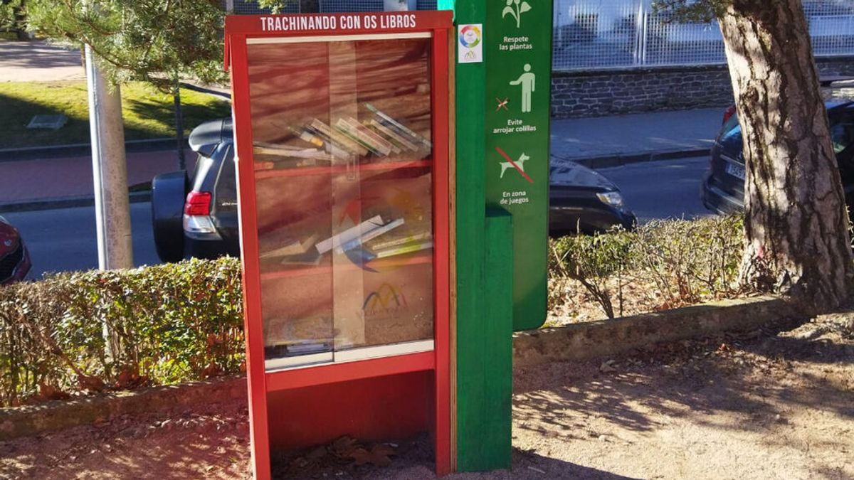 Jaca impulsa bibliotecas callejeras en armarios de cristal para compartir libros Jaca impulsa bibliotecas callejeras en armarios de cristal para compartir libros