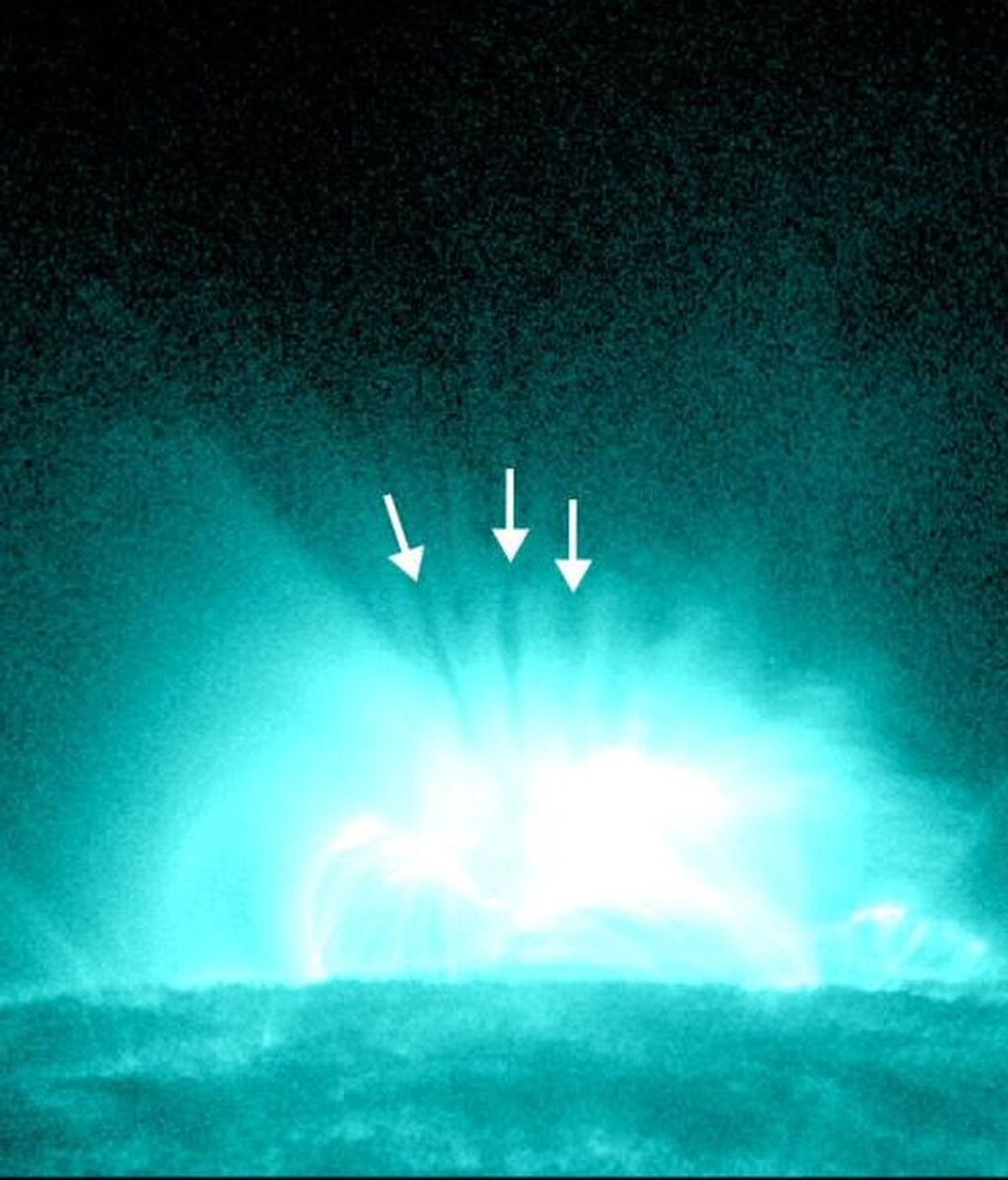 Encuentran la explicación a las misteriosas sombras observadas en las erupciones solares