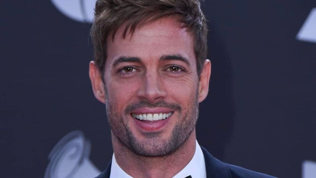 William Levy anuncia su separación de Elizabeth Gutiérrez y borra la noticia poco después