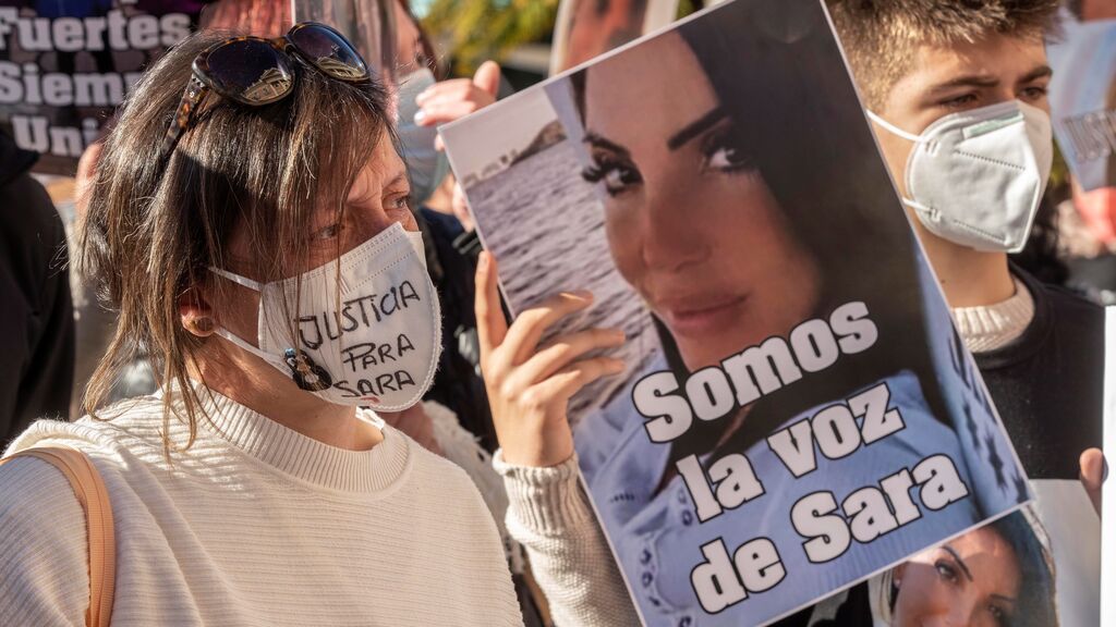 Concentración en Murcia por Sara Gómez, fallecida tras una lipoescultura: piden una ley que regule la cirugía estética