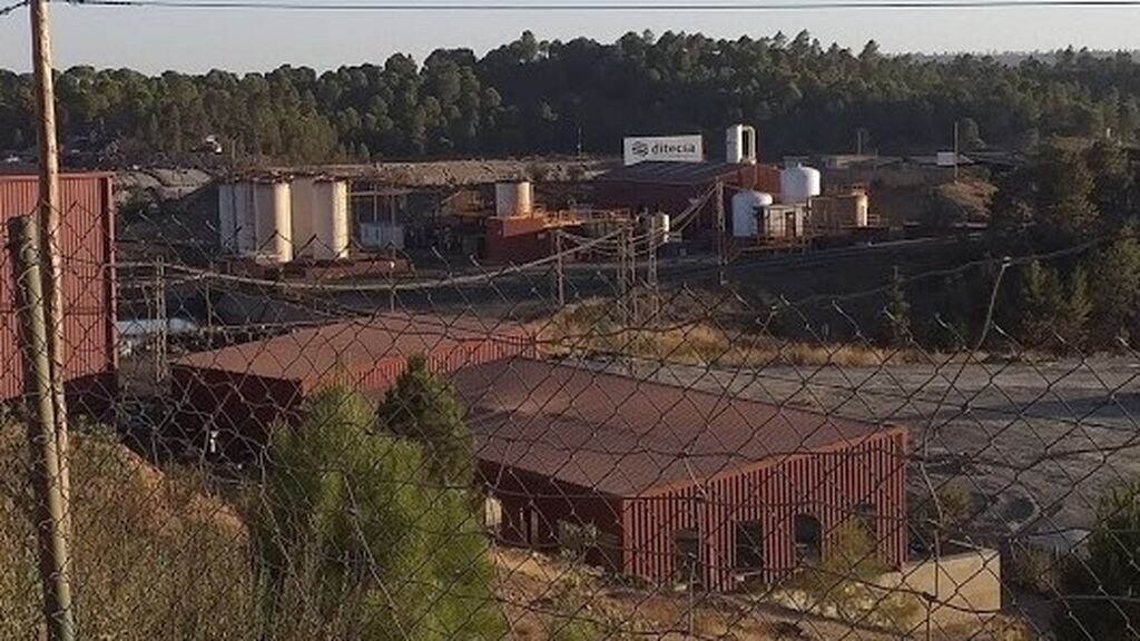 Ecologistas alerta de la "llegada" a Sevilla de dos barcos con 12.000 toneladas tóxicas con destino Nerva