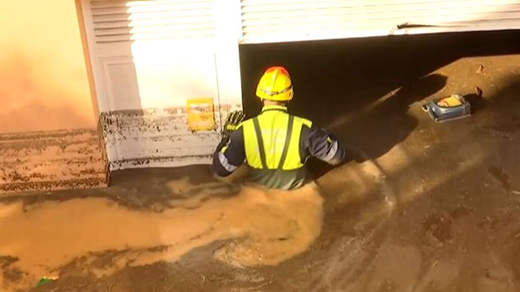 Inundaciones en el sur de Tenerife en la jornada más dura de la DANA en Canarias