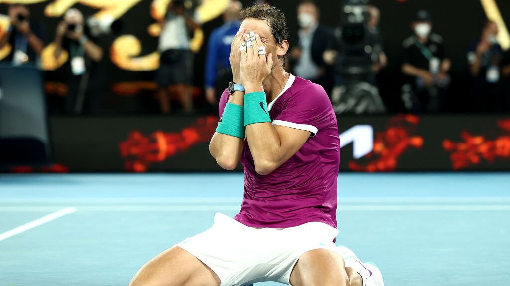 Las lágrimas de Rafa Nadal y el abrazo con su equipo tras proclamarse campeón