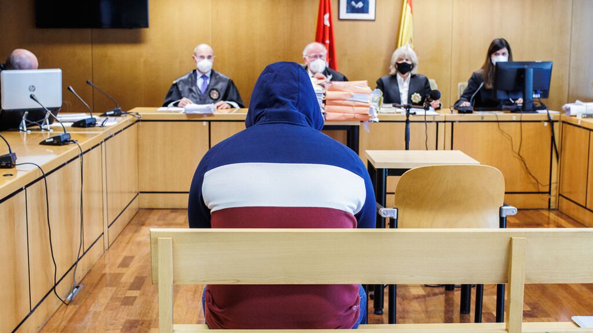 El pederasta de Instagram confiesa los abusos a casi un centenar de niños y reconoce una desviación: "Pido perdón" El pederasta de Instagram confiesa los abusos a casi un centenar de niños y reconoce una desviación: "Pido perdón"